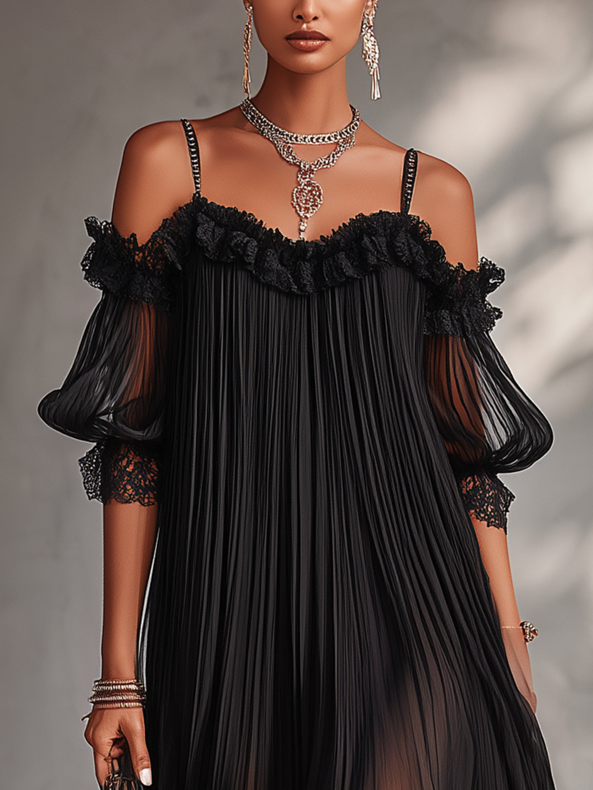 Camille | Schwarzes Chiffon-Minikleid mit schulterfreien Trägern und Spitzenakzenten