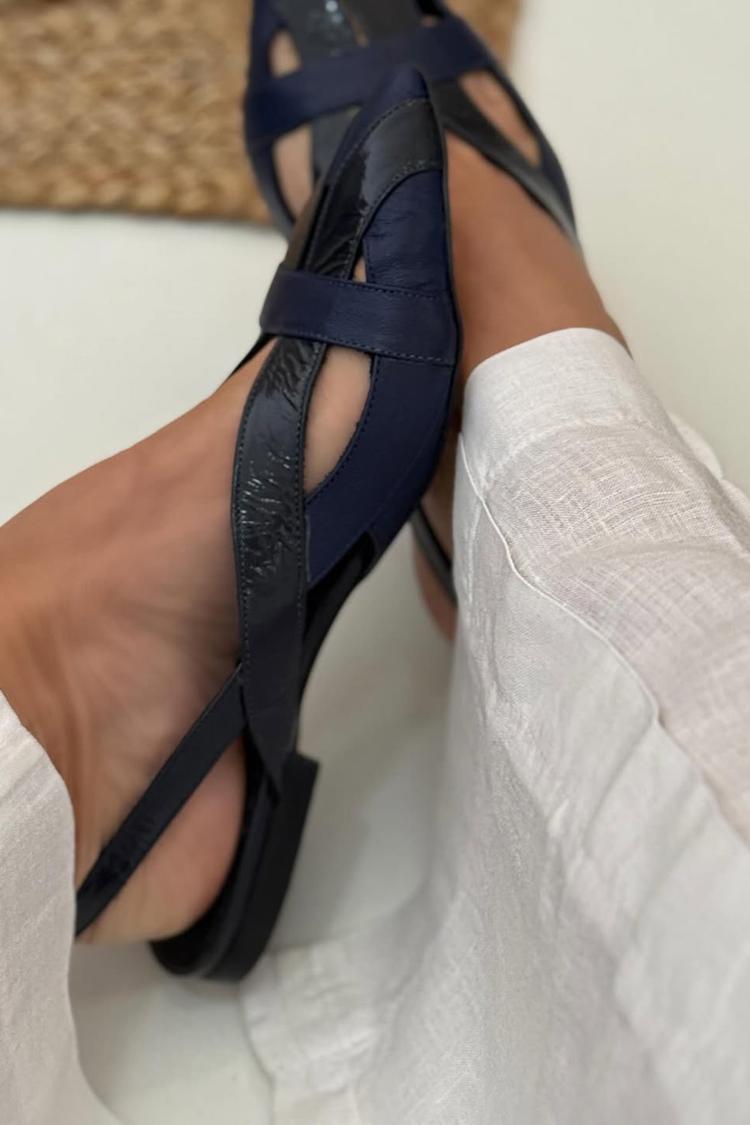 Marineblaue Slingback-Ballerinas mit spitzem Zehenbereich und Cut-Out Patchwork