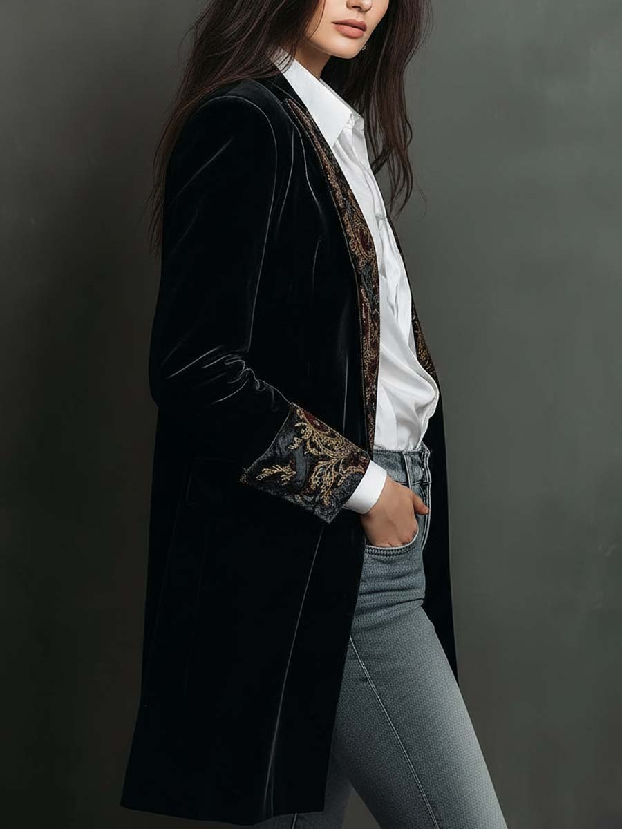 Léontine | Blazer cintré noir à motif baroque
