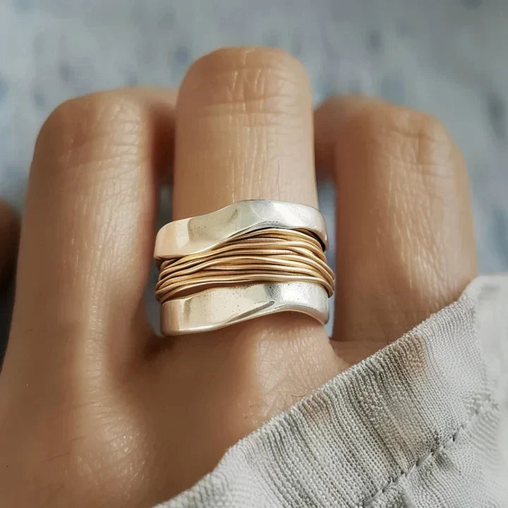 Bague vintage en fil d'argent doré