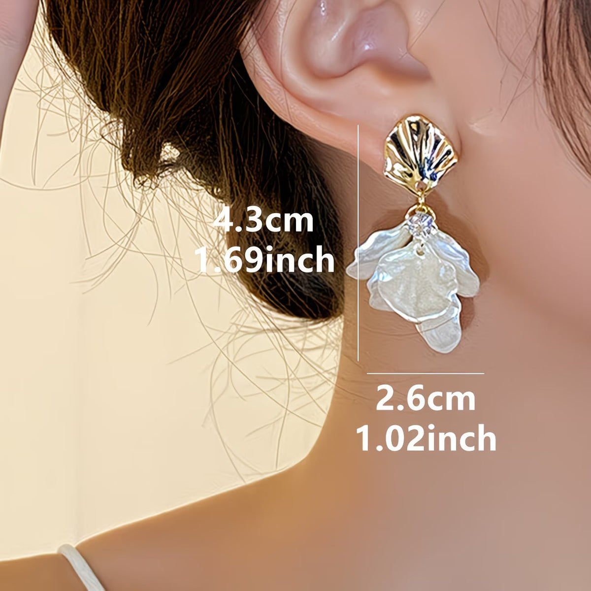 Les boucles d'oreilles pétales perlés mats