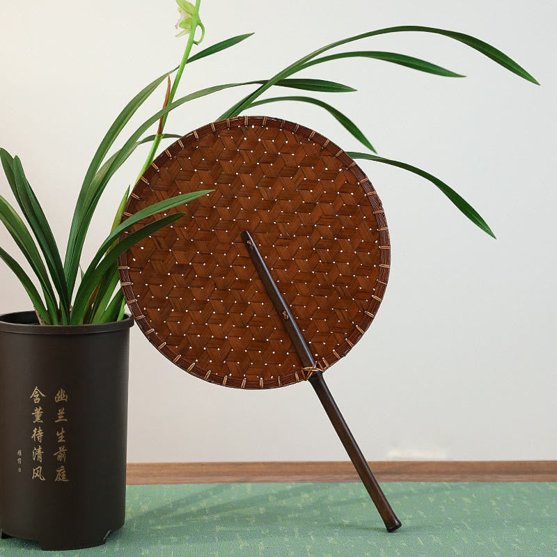 Handgefertigter runder achteckiger Bambusfächer im Vintage-Chinesischen Stil mit langem Griff von Buddha Steine