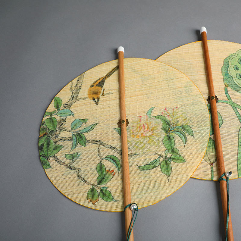 Handgefertigter Fächer mit Buddha-Motiven, Vögeln, Blumen, Persimonen, Koi-Fischen, Lotus und Bambus – Tragbar und Rollbar