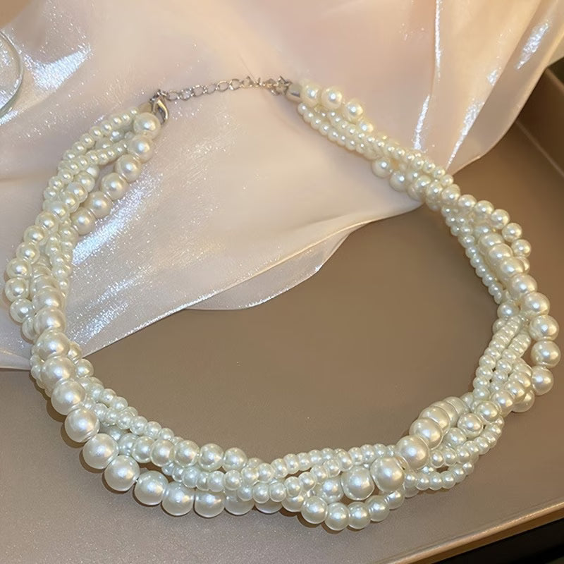 Collier élégant à perles statement