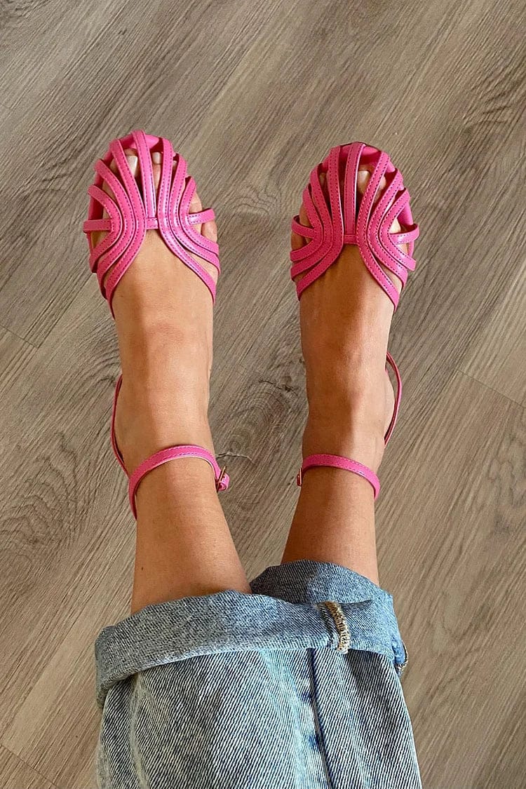 Ballerines unies à bout rond avec découpes et bride à la cheville