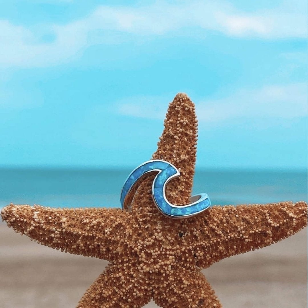Bague ondulée en argent avec opale