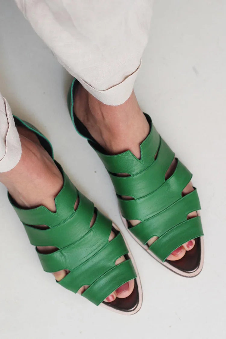 Spitz zulaufende Cut-out Ballerinas im lässigen Slip-On-Stil