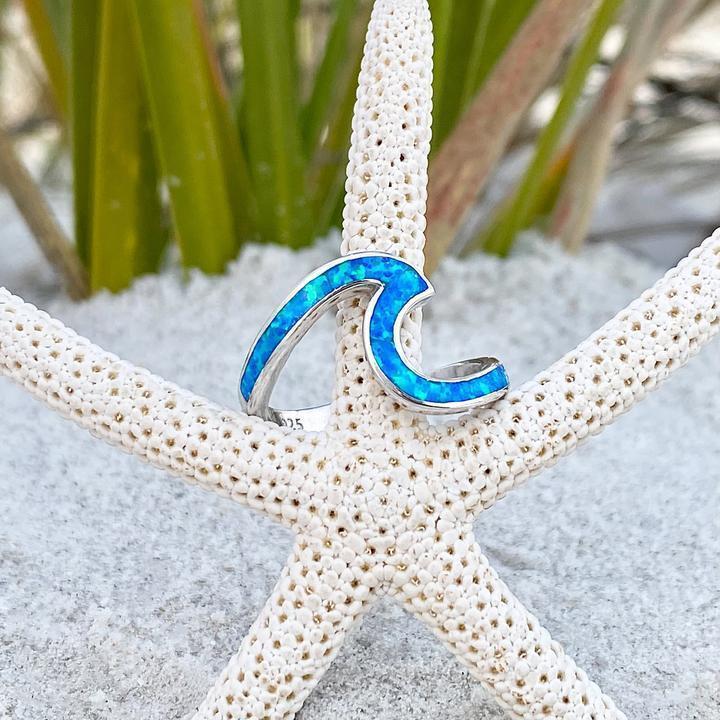Bague ondulée en argent avec opale