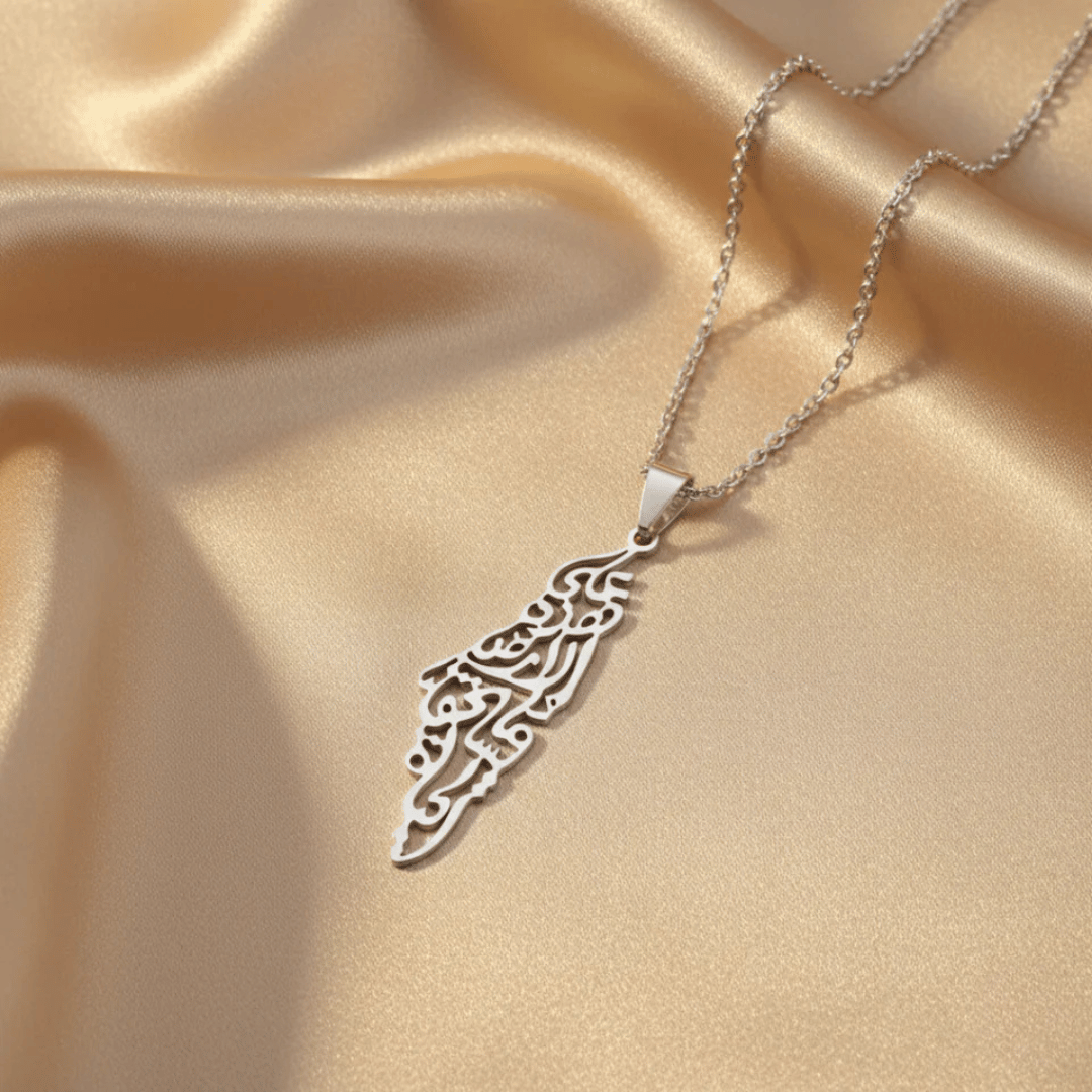 Almina™ - Filigrane Halskette mit Calligraphy-Design