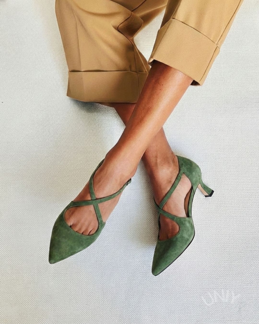 Elegante Pumps mit Kreuzriemen