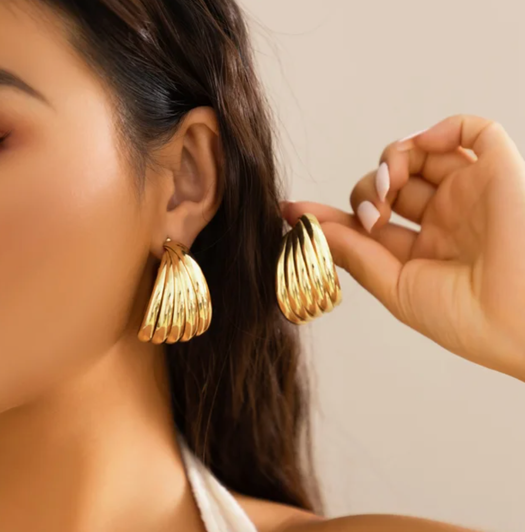 Boucles d'oreilles pendantes en or 18 carats au design hamac