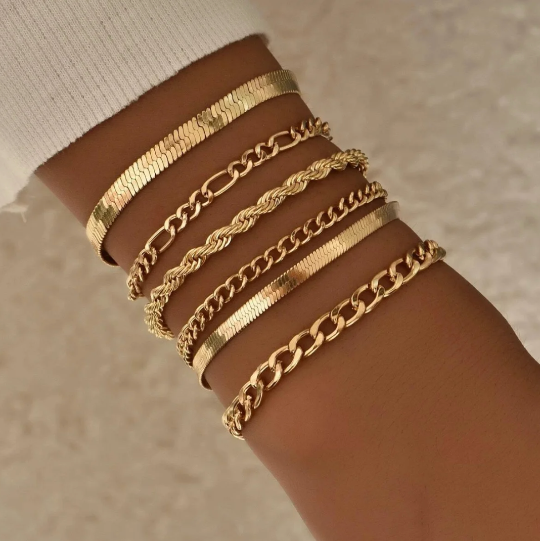 Ensemble de bracelets plaqués or 18 carats avec divers styles de chaînes