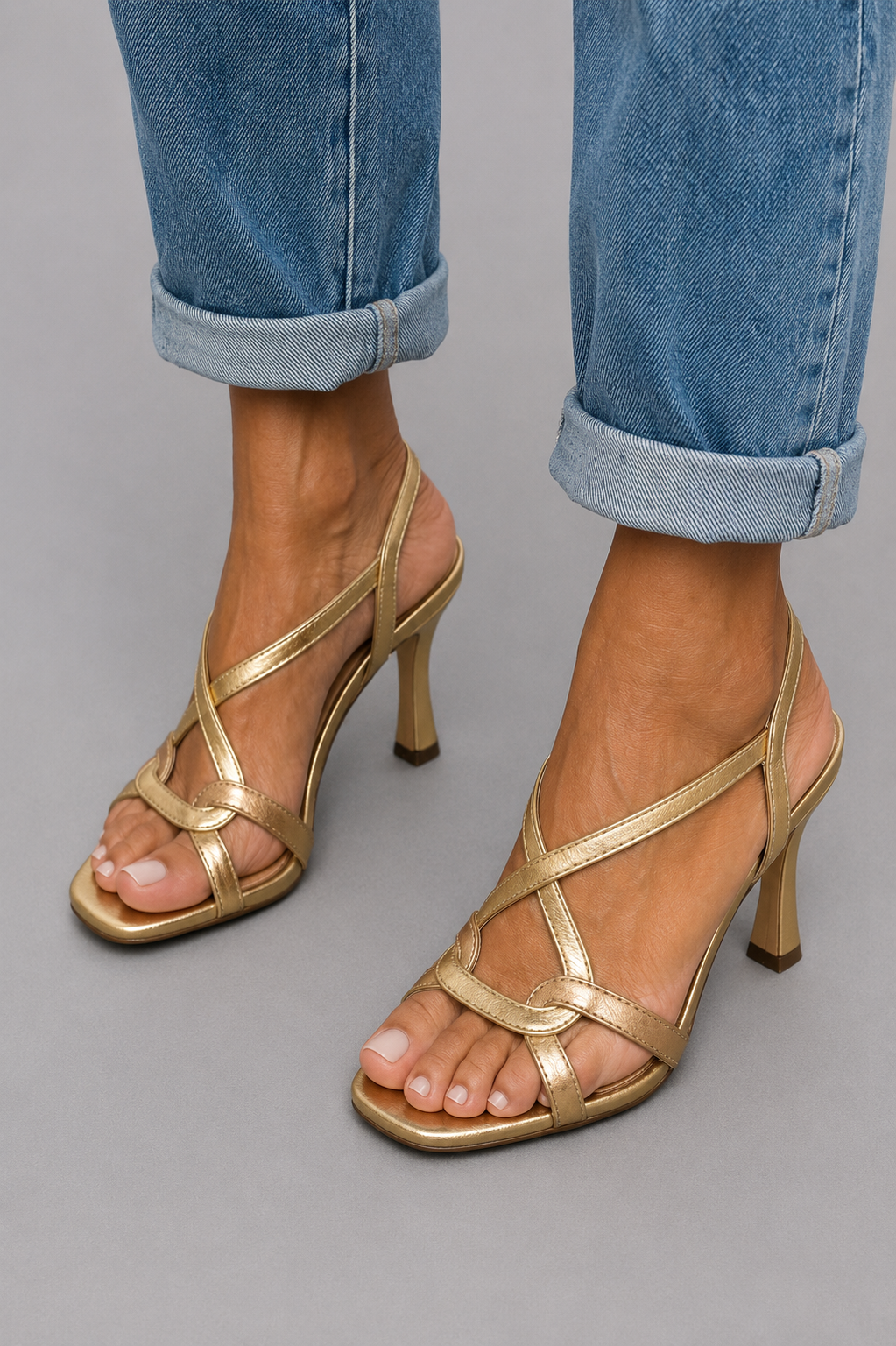 Elisabetta | Sandales dorées pour un été enchanteur