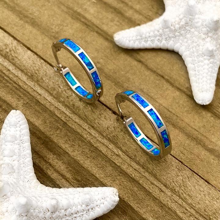 Créoles élégantes en argent inspirées de l'océan bleu avec opale