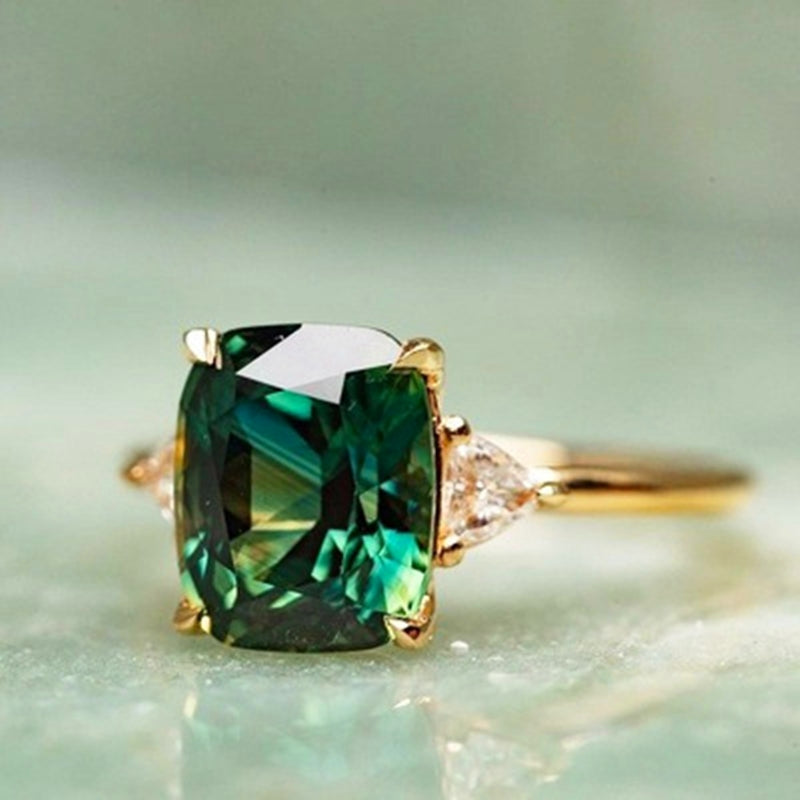 Bague vintage élégante avec pierre d'émeraude carrée