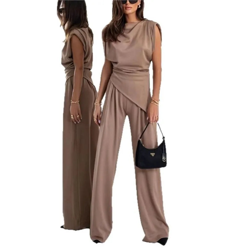 Ensemble deux pièces femme composé d'un haut asymétrique et d'un pantalon large