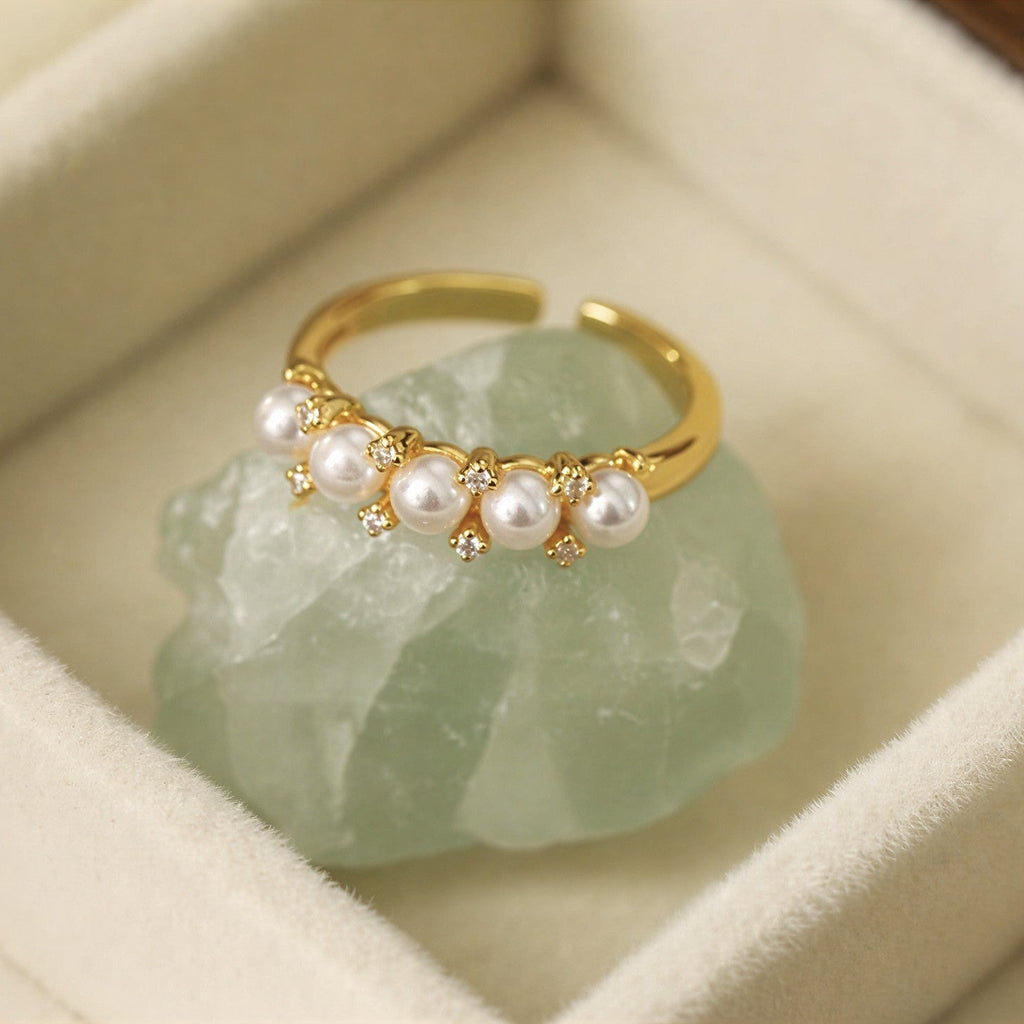 Bague à cinq rangées de perles