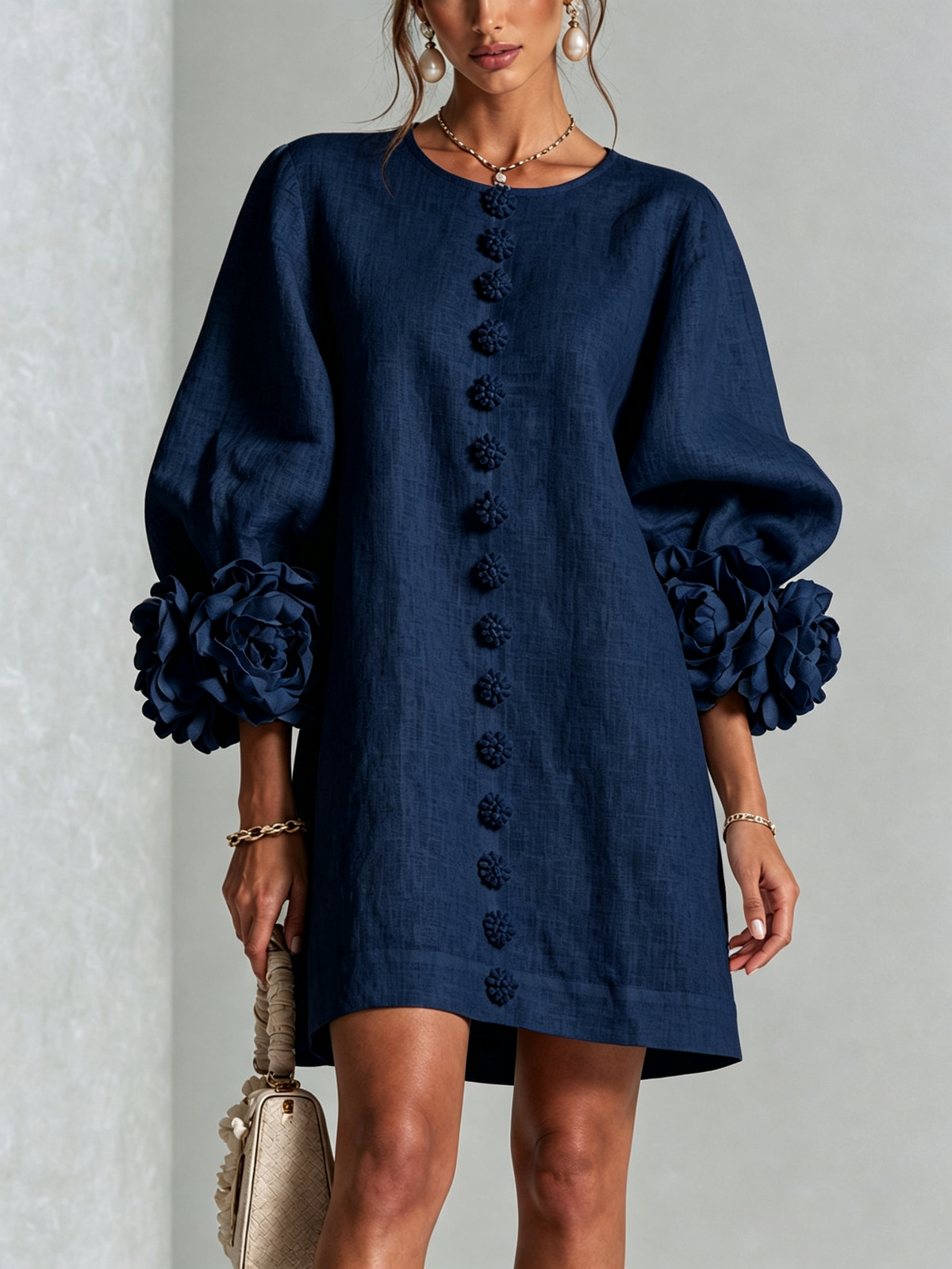 Brune | Robe courte en lin avec manches bouffantes