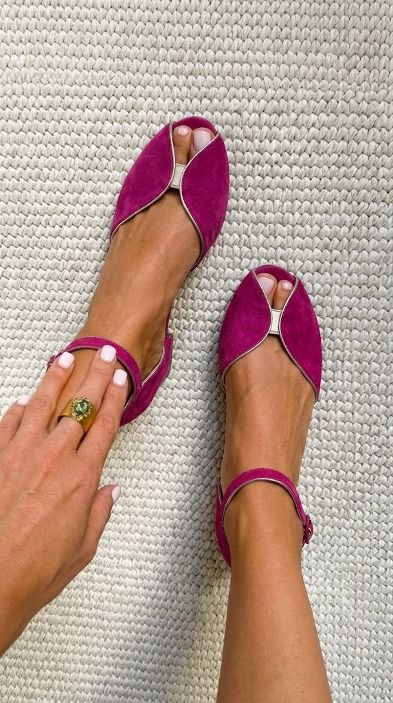 Elegante Peep-Toe Ballerinas aus Wildleder in Blau mit metallic Akzent