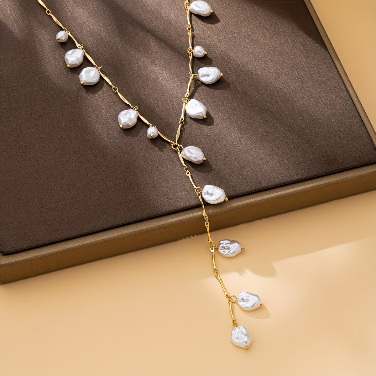 Collier cascade de perles mystiques