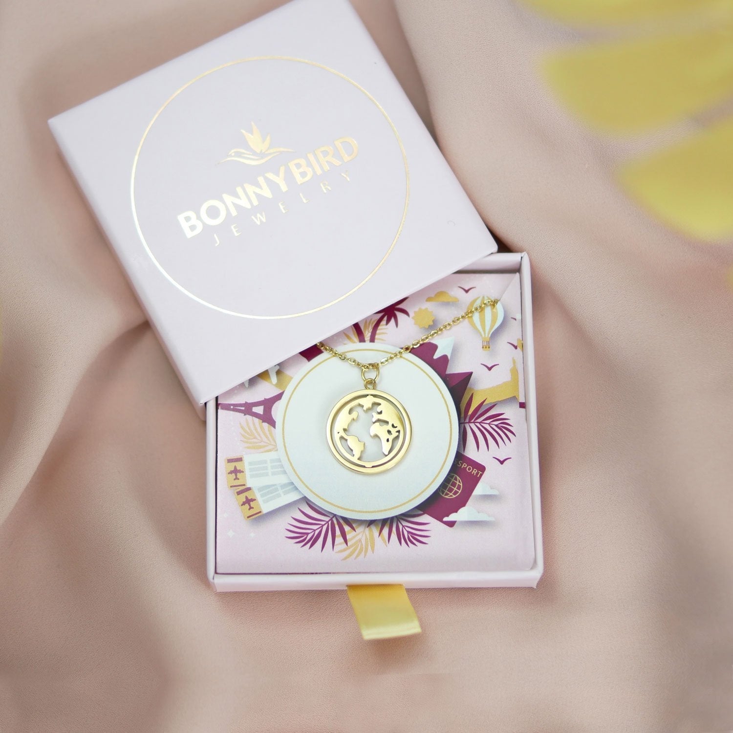 BonnyWorld Kette mit rotierbarer Weltkugel Gold