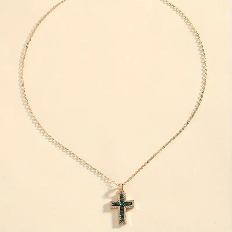 Collier Pendentif Croix Émeraude Solène en Or
