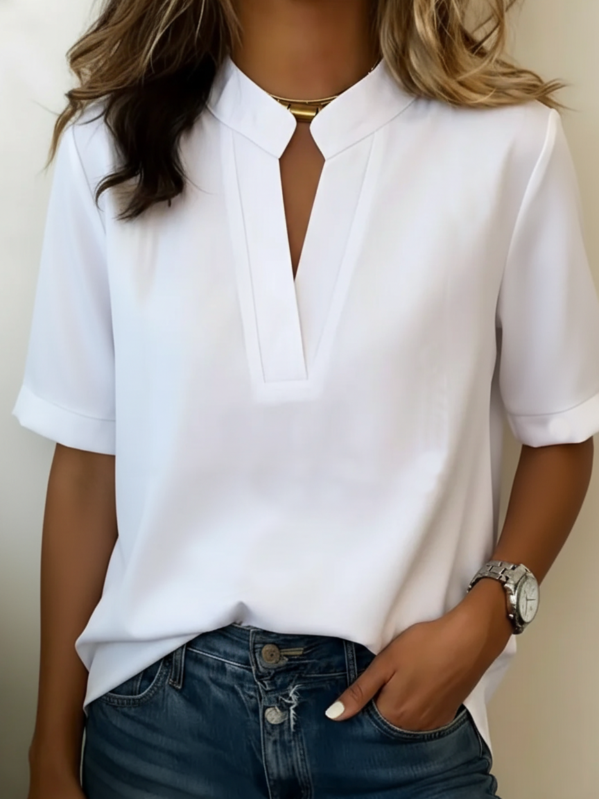 Mirella™ | Élégante blouse à col en V avec détail doré