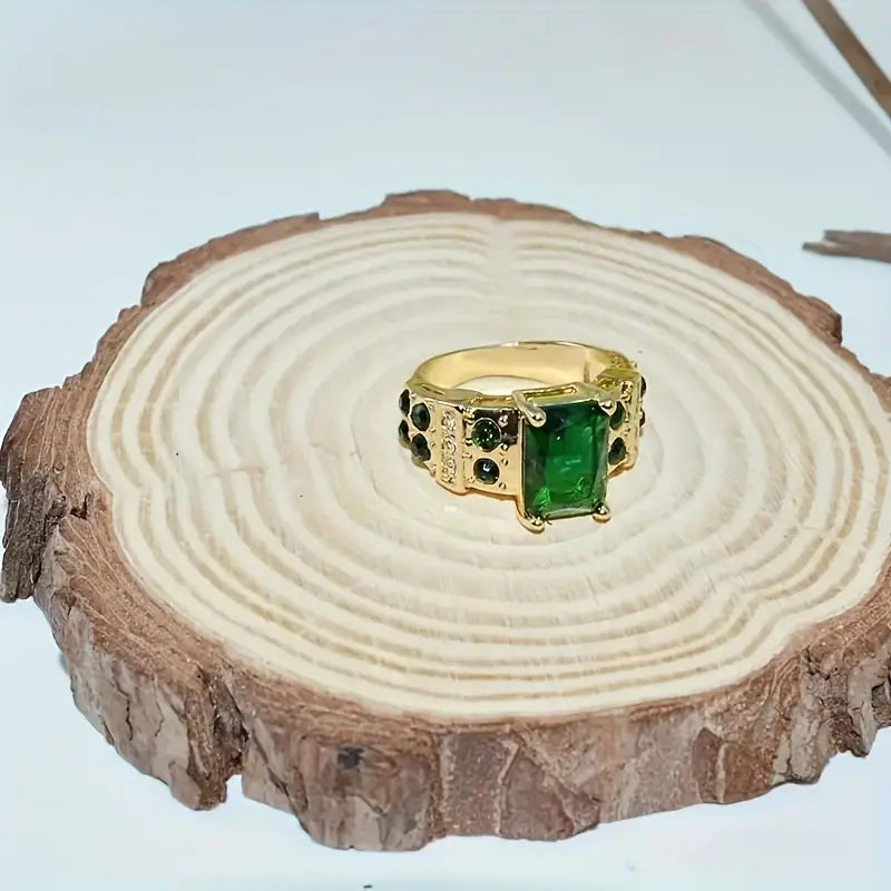 Aveline Verdara Gold Ring