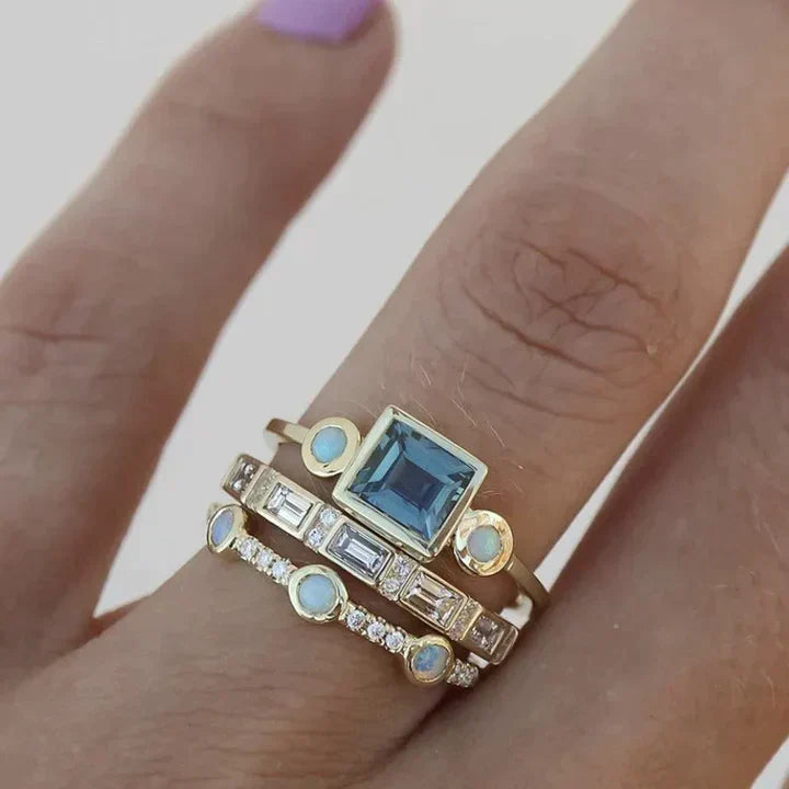Bague vintage en argent avec cristal bleu