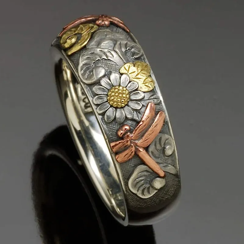 Bague ancienne en argent naturel
