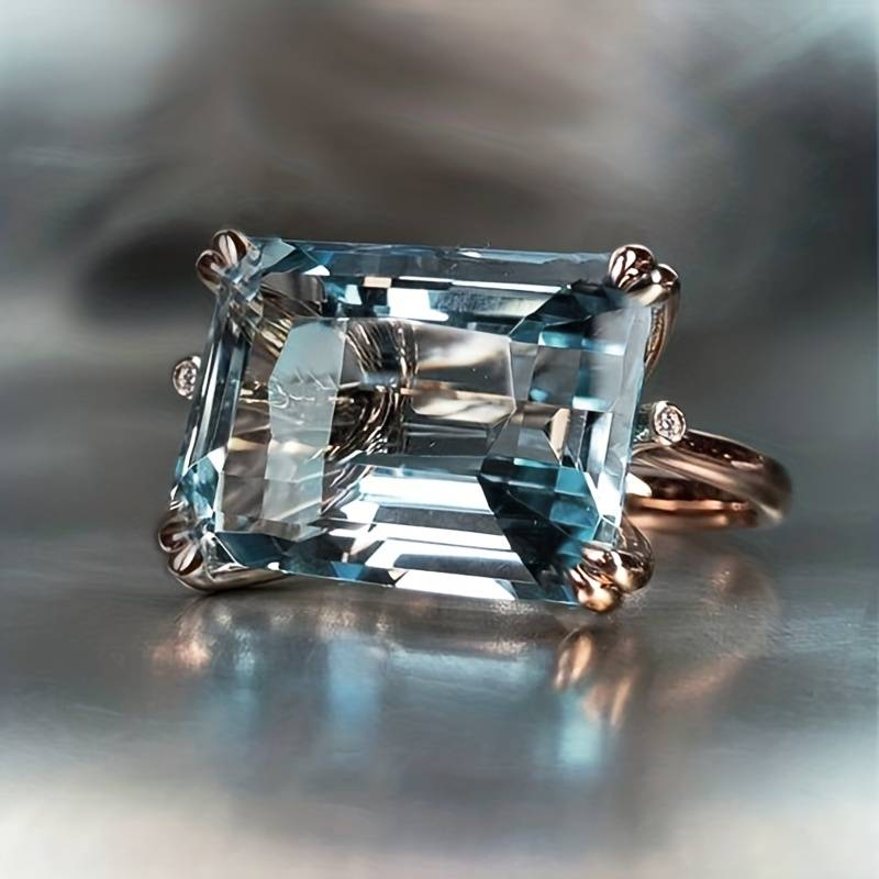 Bague en argent antique avec cristal bleu intégré