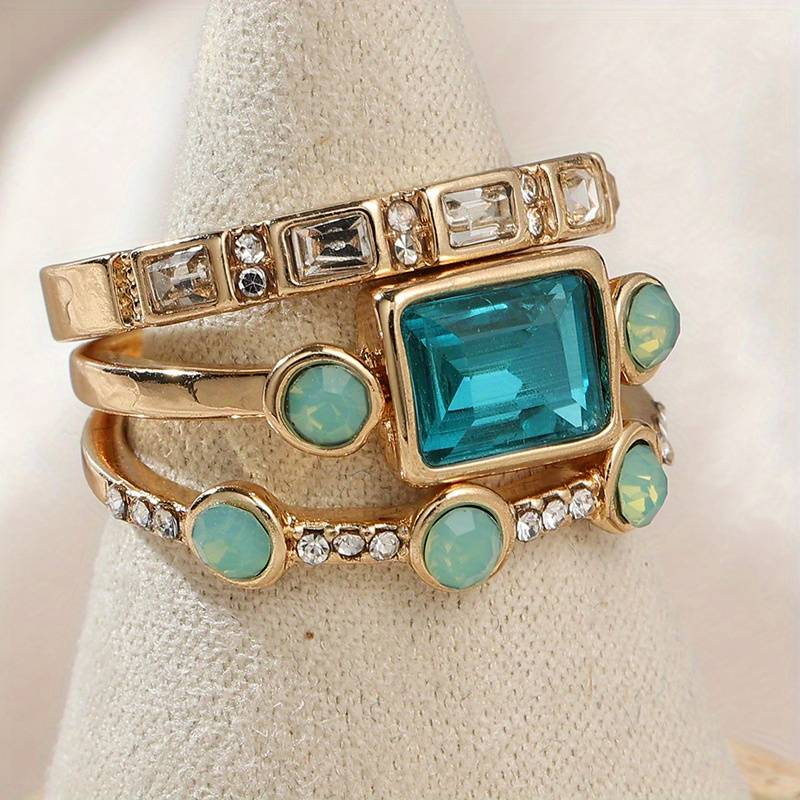 Bague vintage en argent avec cristal bleu