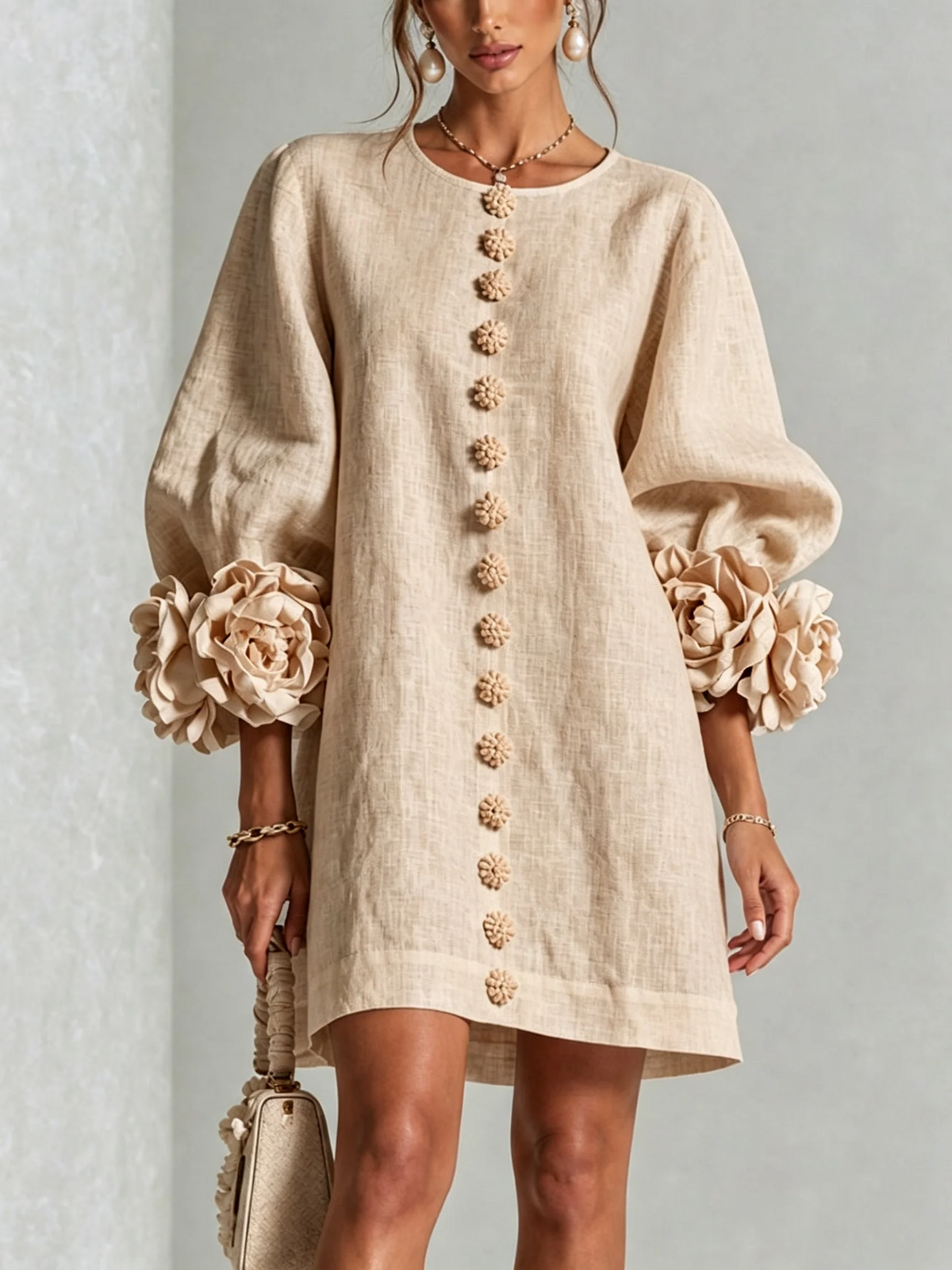 Brune | Robe courte en lin avec manches bouffantes