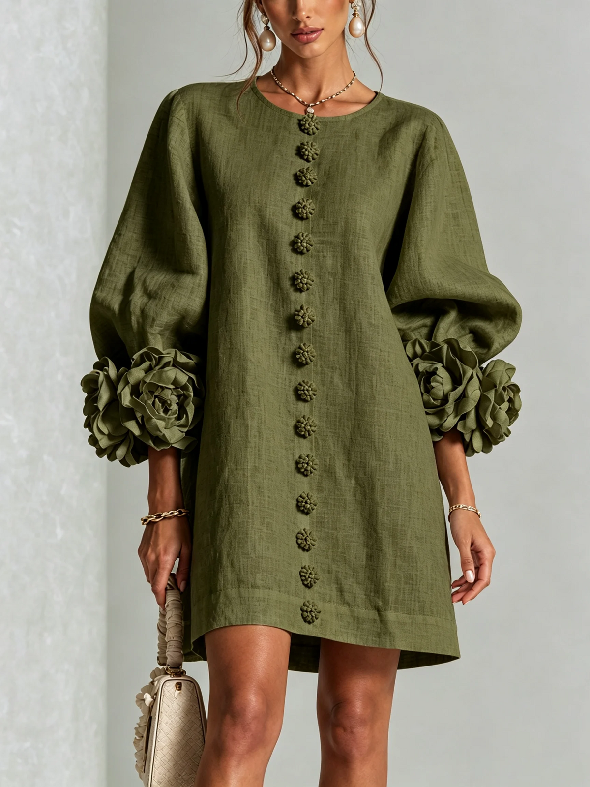 Brune | Robe courte en lin avec manches bouffantes