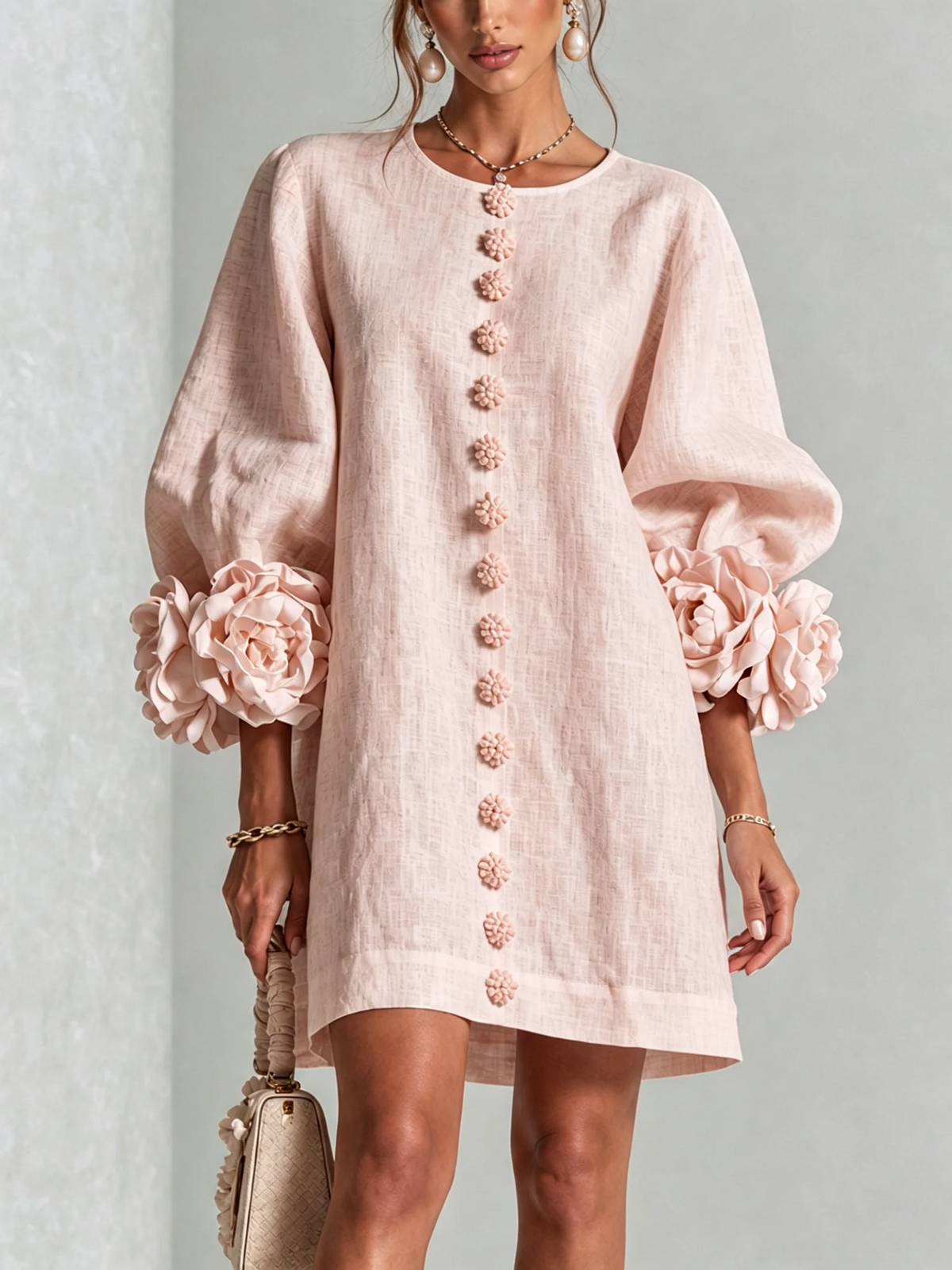 Brune | Robe courte en lin avec manches bouffantes