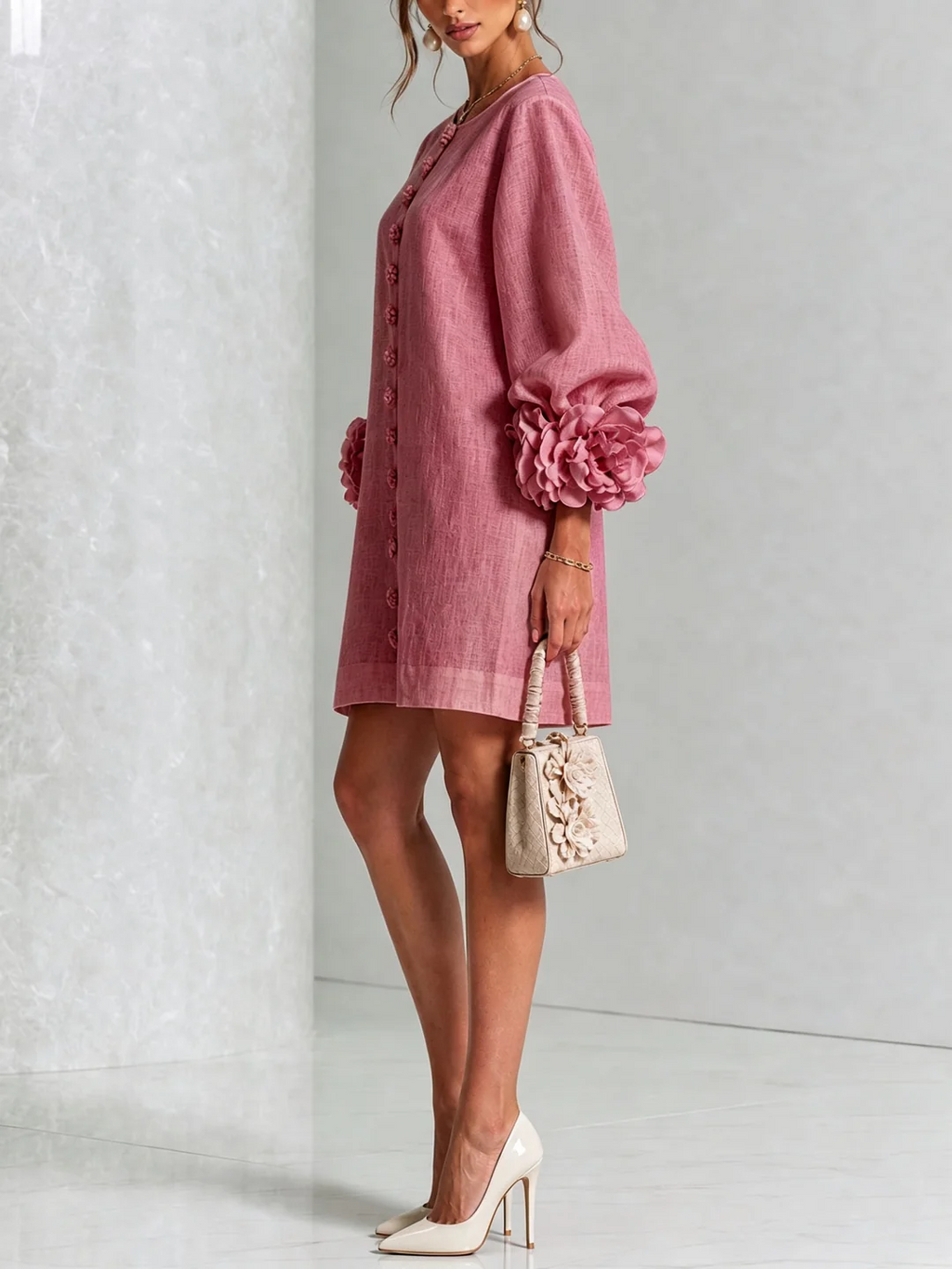 Brune | Robe courte en lin avec manches bouffantes