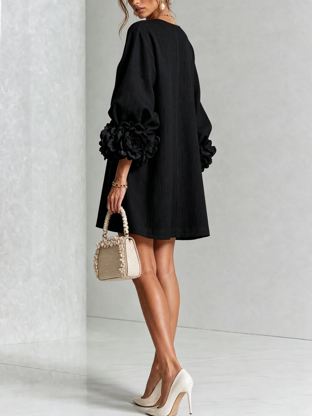 Brune | Robe courte en lin avec manches bouffantes