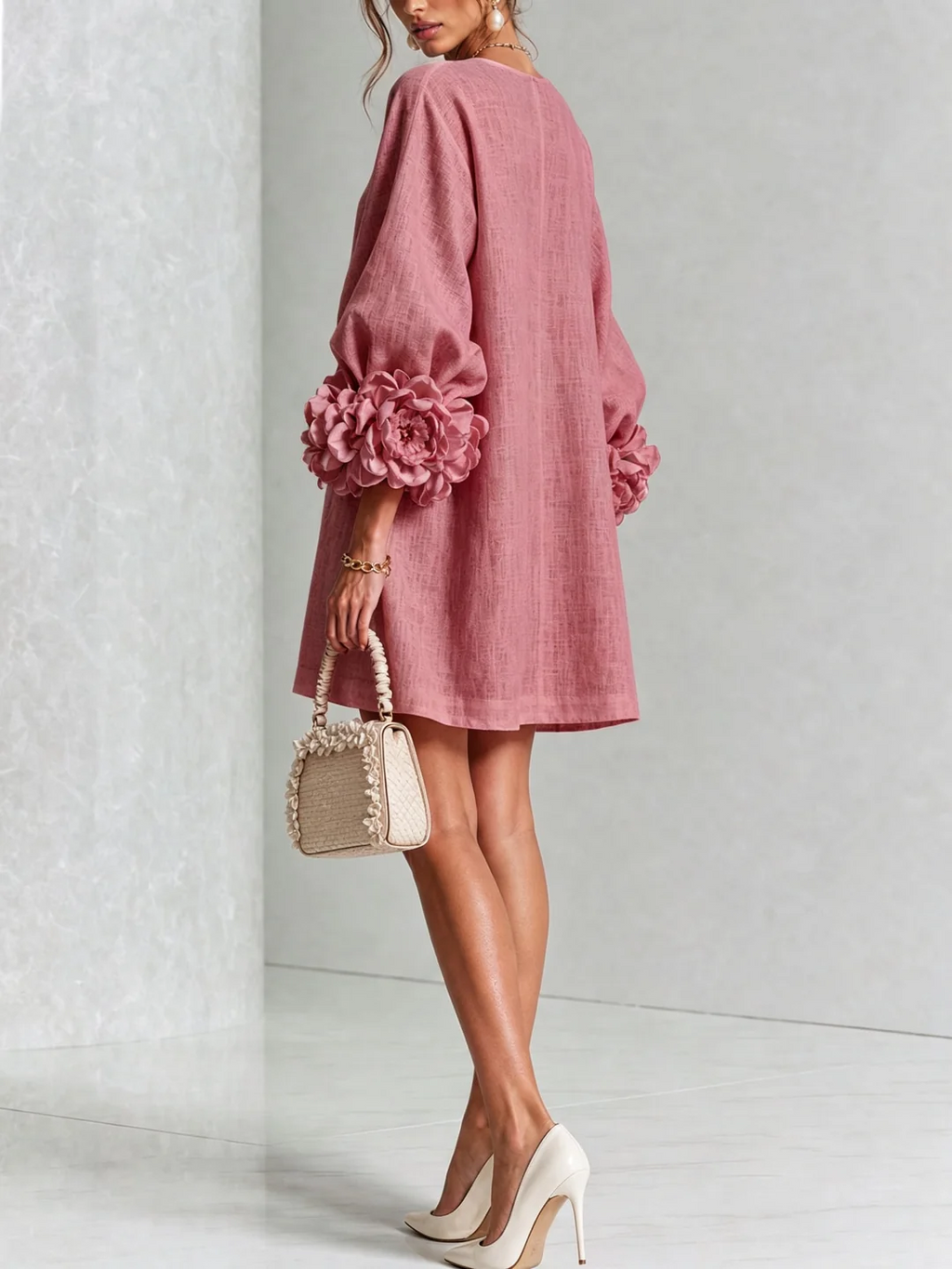 Brune | Robe courte en lin avec manches bouffantes