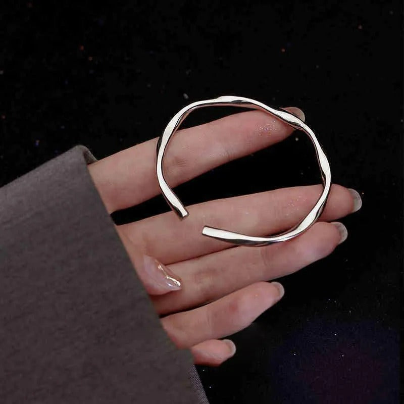Bracelet manchette épais et réglable en argent 925 à la forme unique