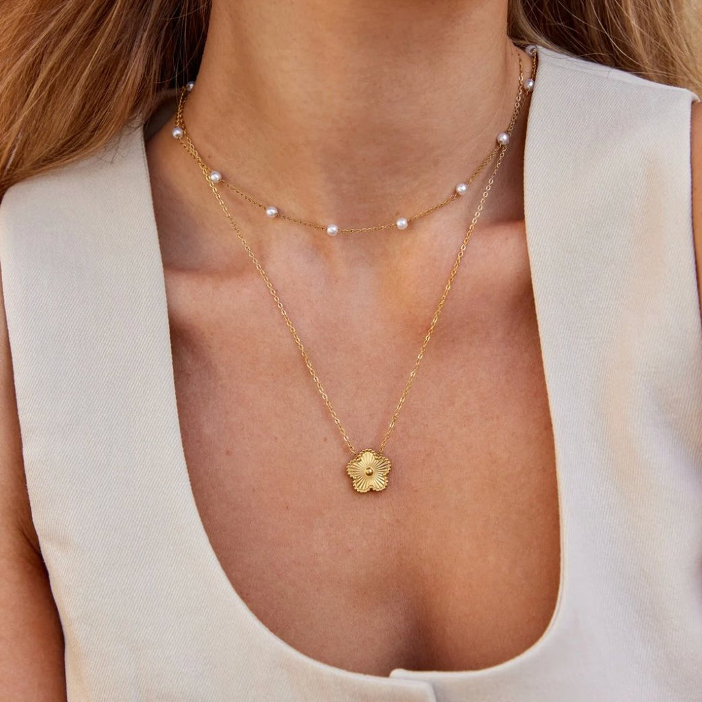 Collier en perles et or intemporel