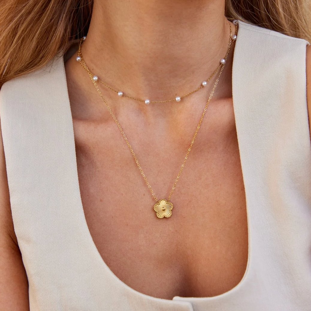 Collier en perles et or intemporel