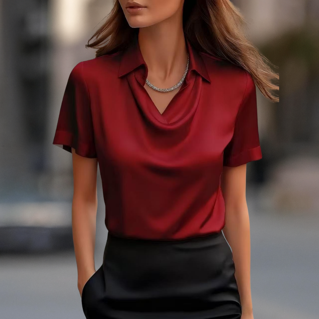 Blouse London Chic en satin à manches courtes et col drapé